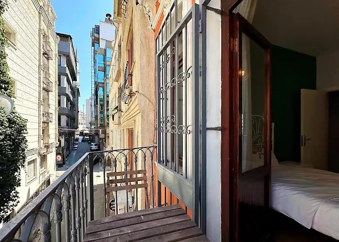 Triplex In Taksim Square With 4 Bedroom 伊斯坦布尔
